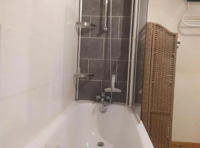 Loft Au Bord Du Canal Du Midi منزل للإقامة Roubia